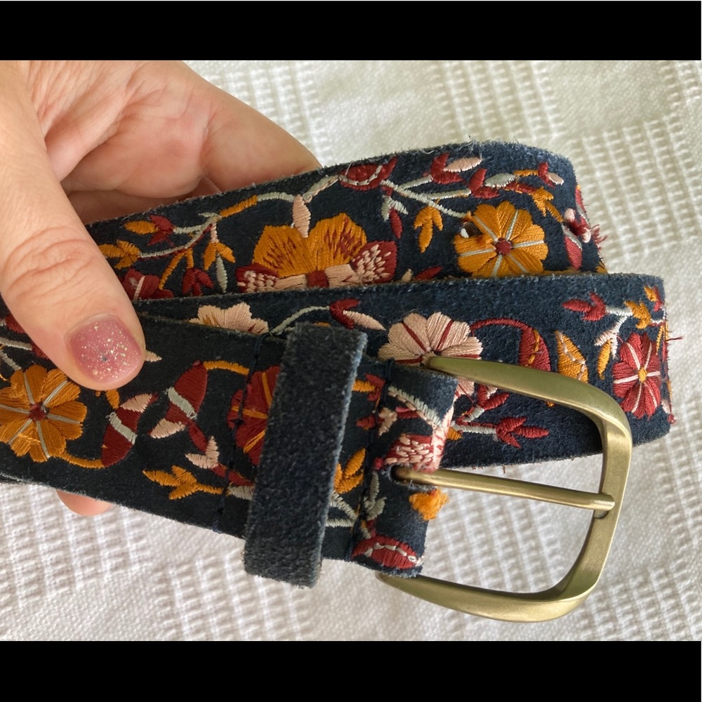 🌺 Lucky Brand leather belt